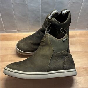 XTRATUF olive leather waterproof boots